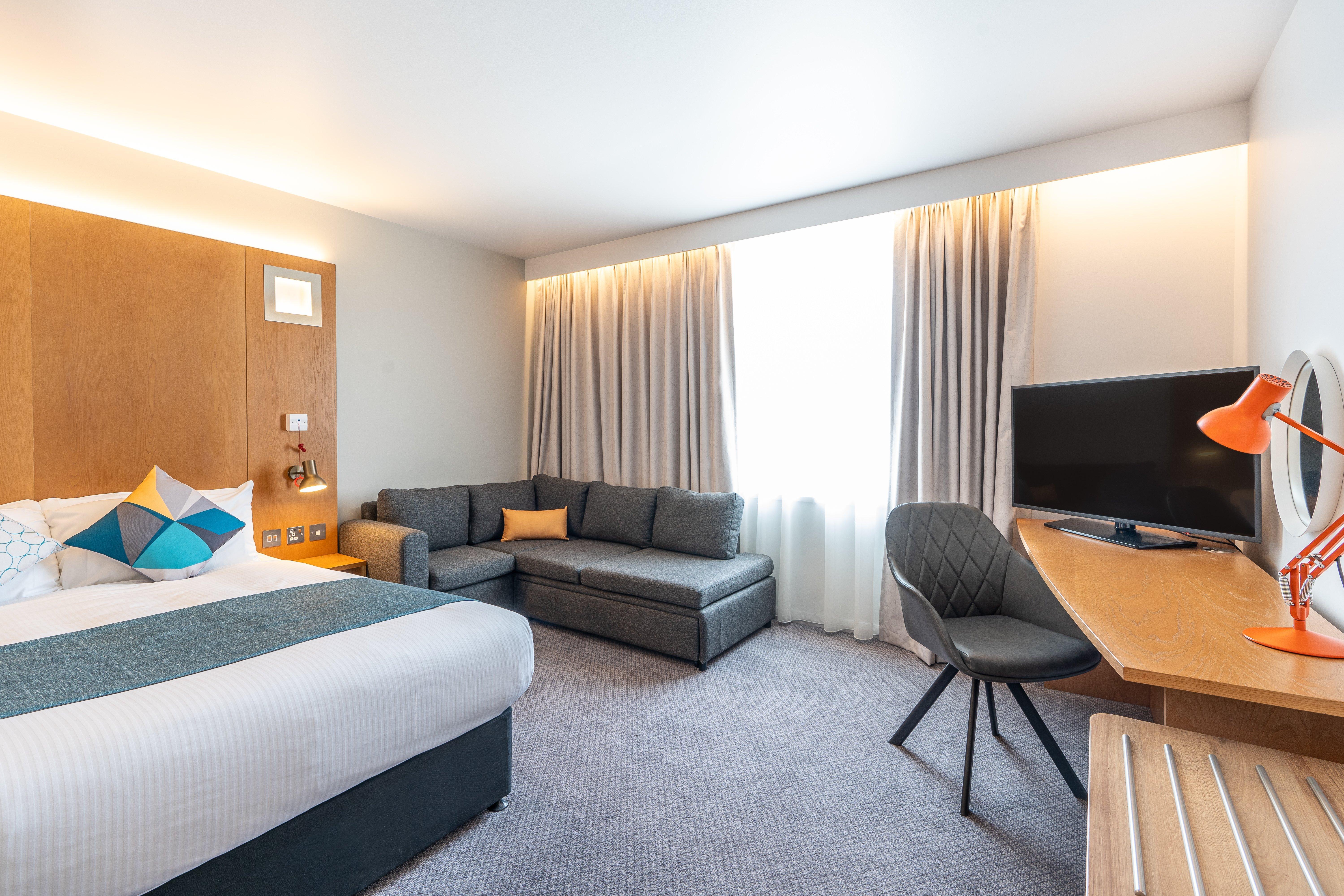 Holiday Inn Bournemouth By Ihg Exterior photo