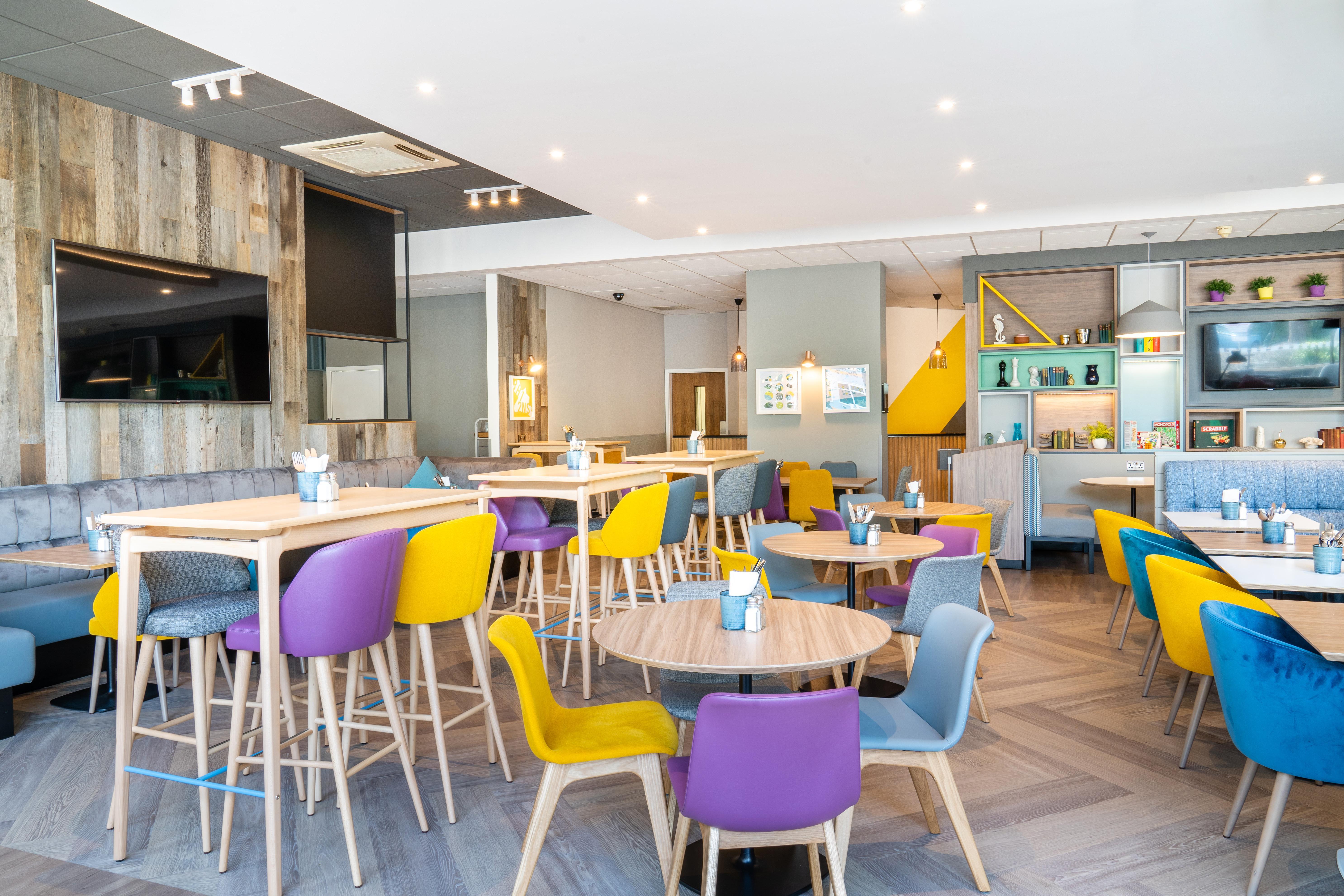 Holiday Inn Bournemouth By Ihg Exterior photo