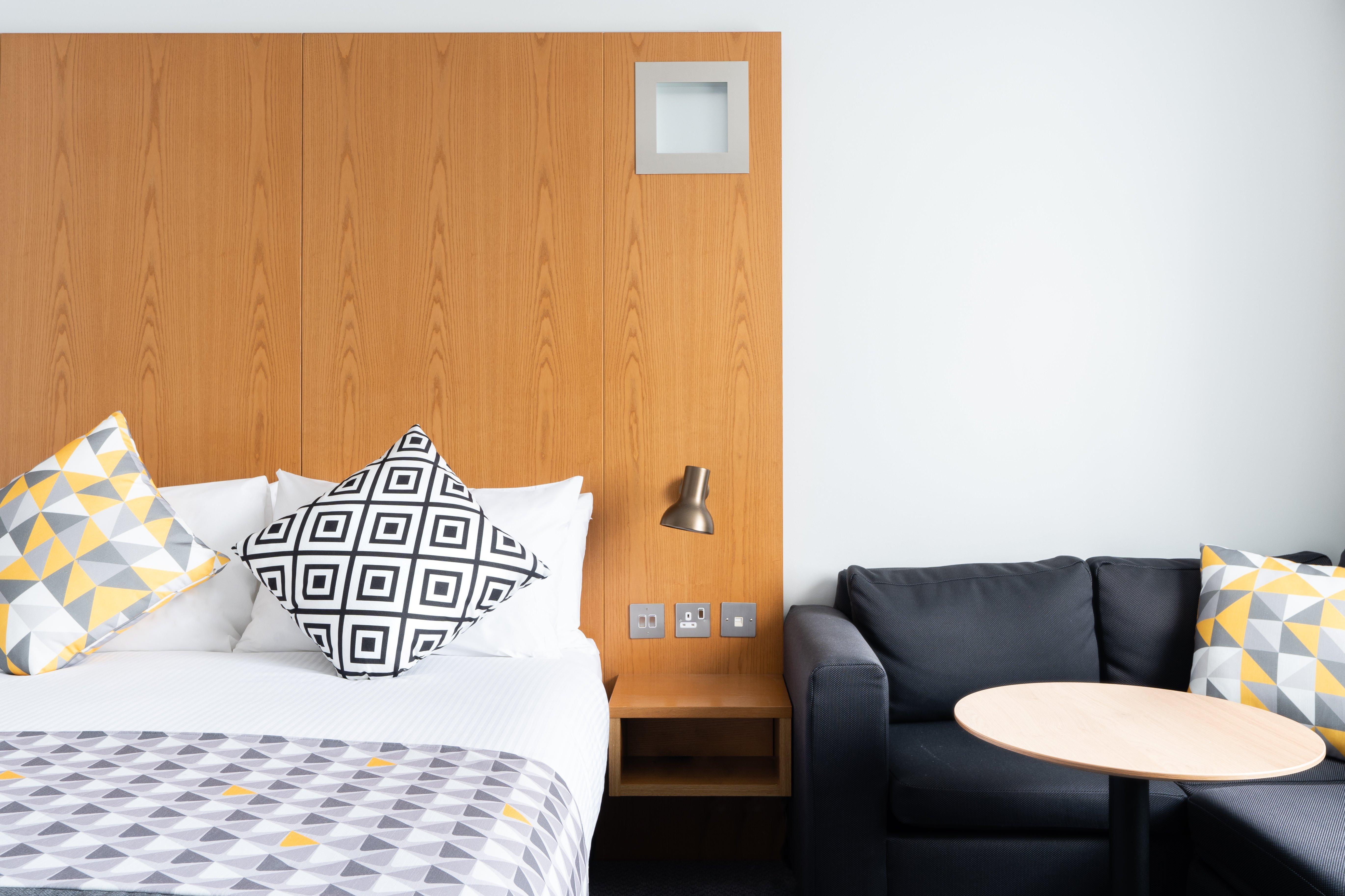 Holiday Inn Bournemouth By Ihg Exterior photo