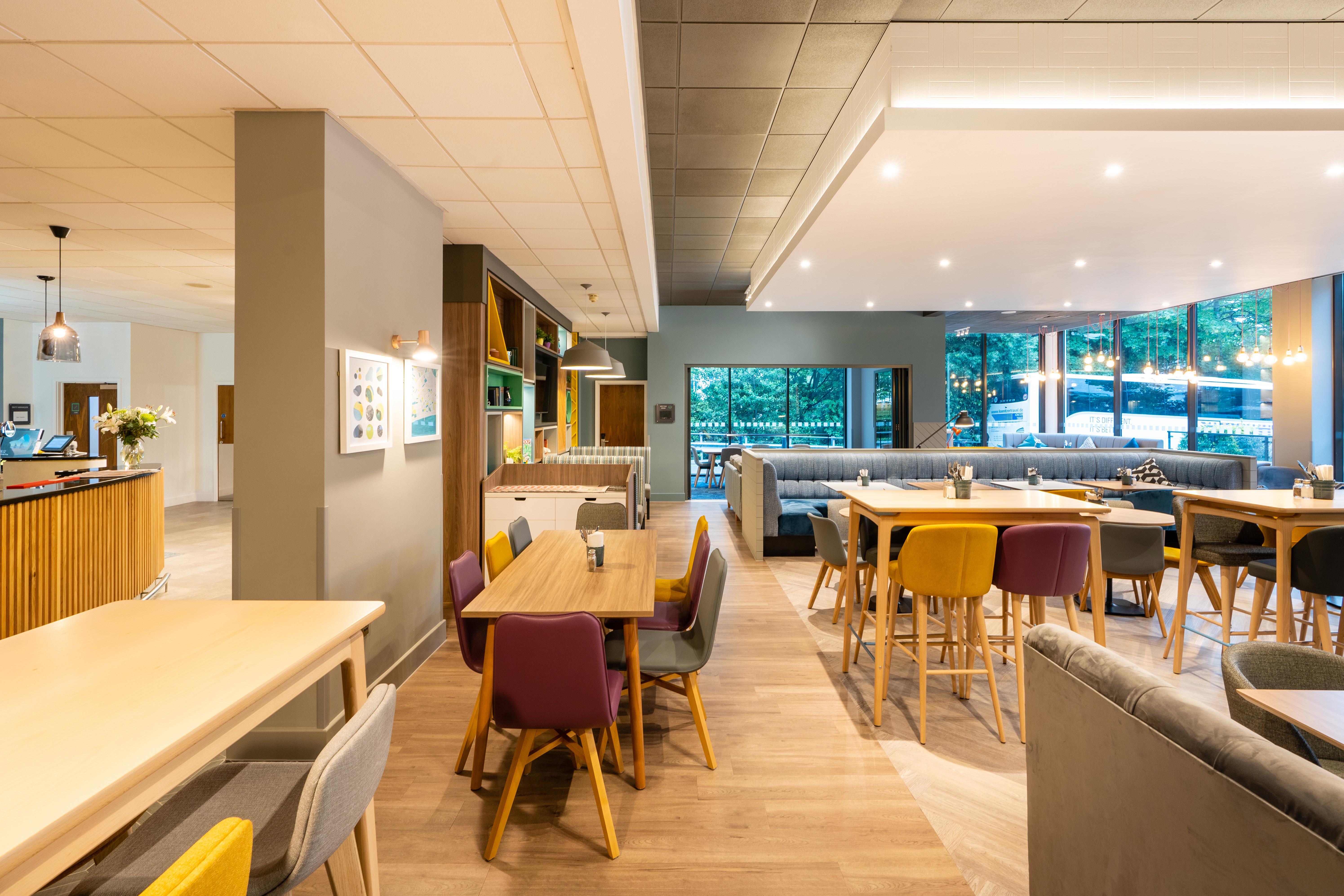 Holiday Inn Bournemouth By Ihg Exterior photo