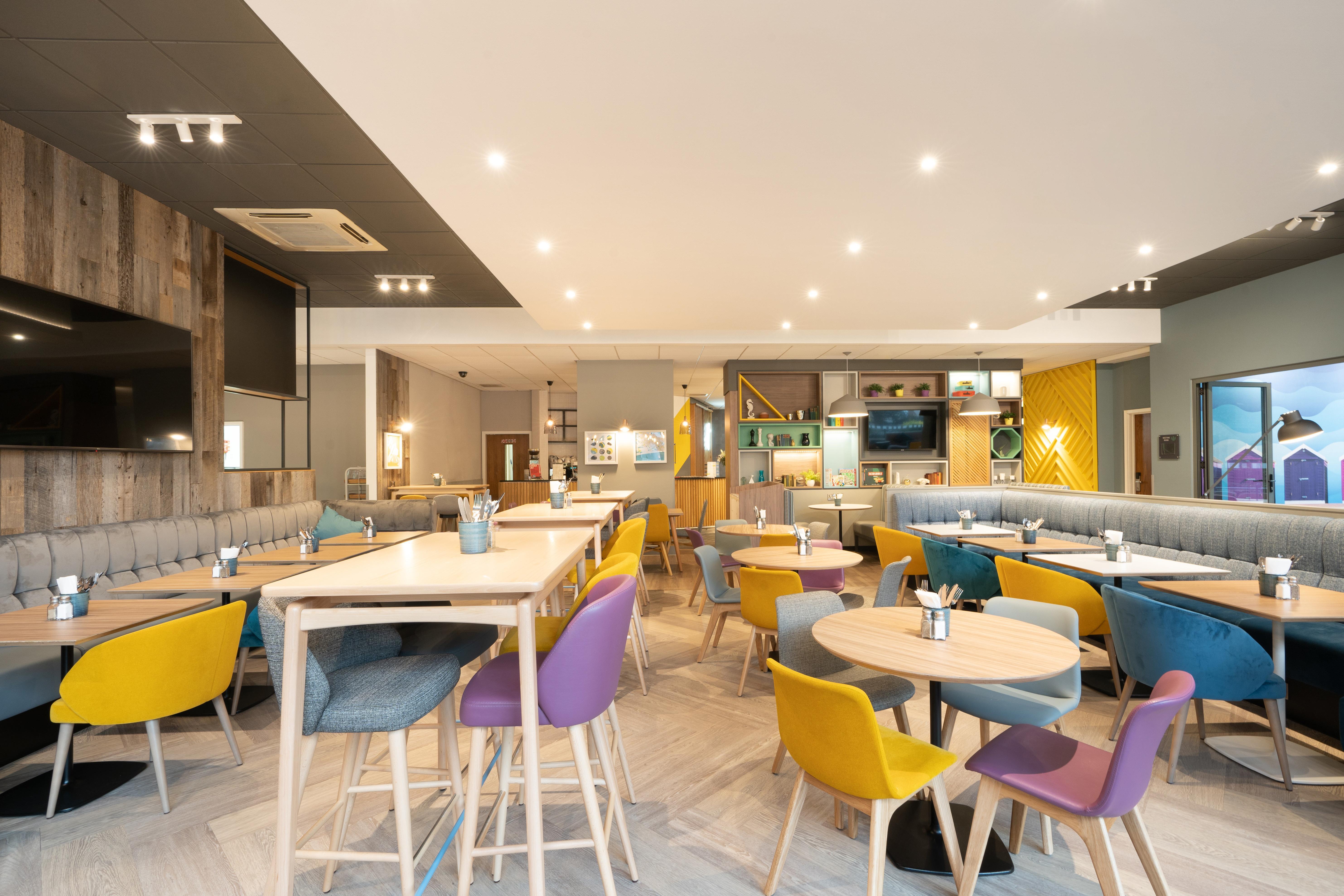 Holiday Inn Bournemouth By Ihg Exterior photo