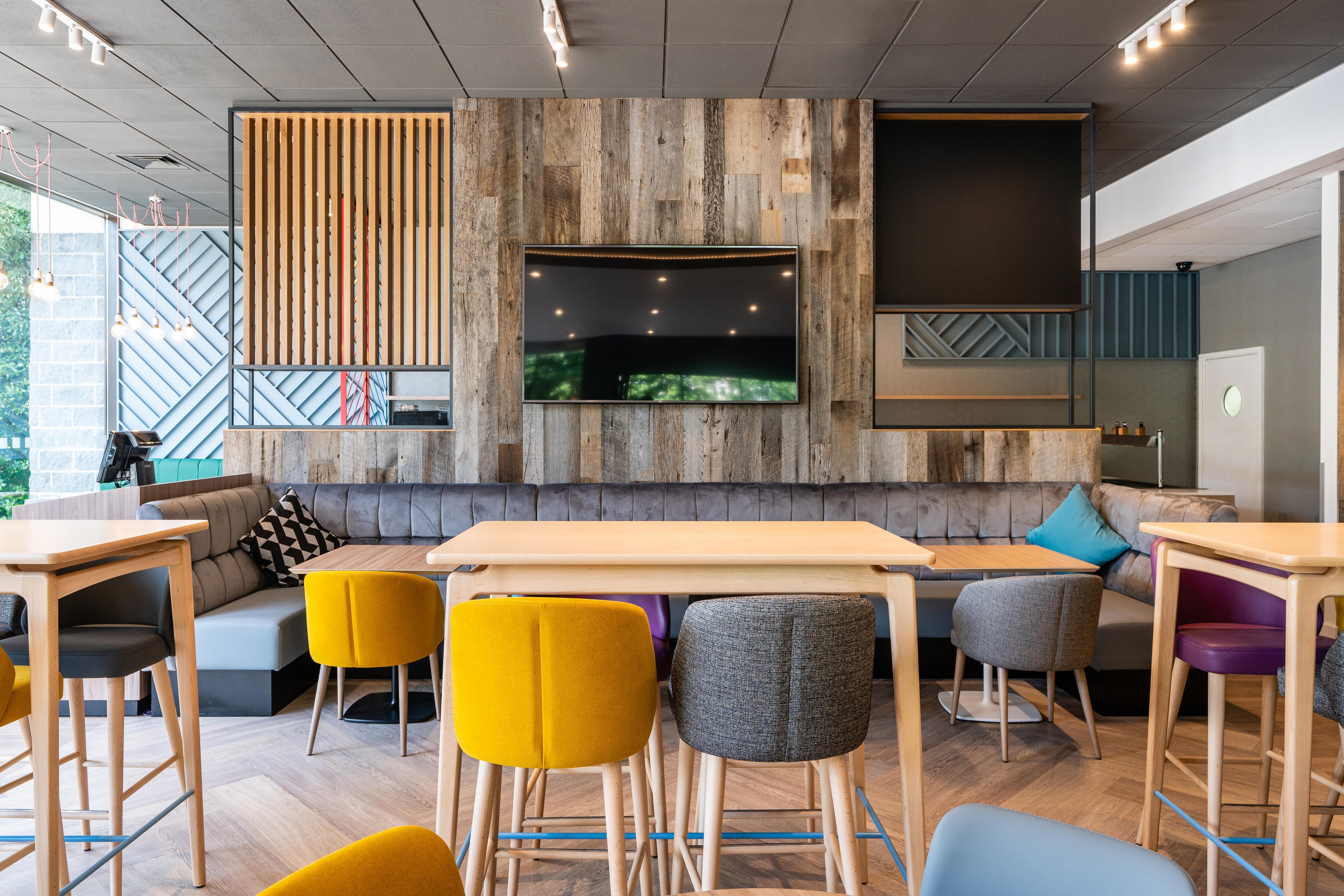 Holiday Inn Bournemouth By Ihg Exterior photo